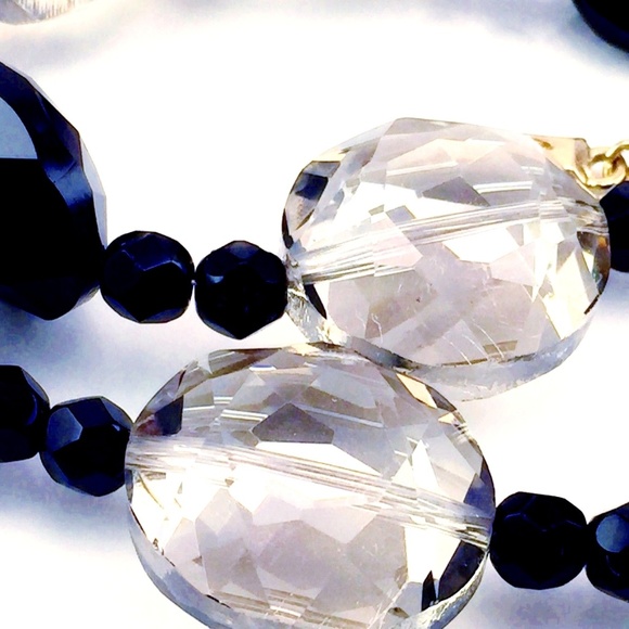 MELANIA TRUMP CRYSTAL/GLASS NECKLACE MINT - Picture 3 of 4